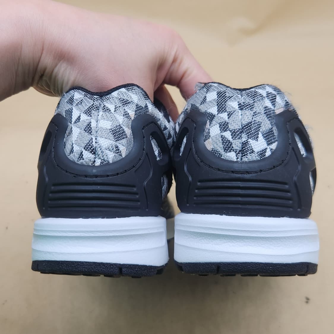 아디다스 ZX 플럭스 위브 여성운동화230  상품이미지4