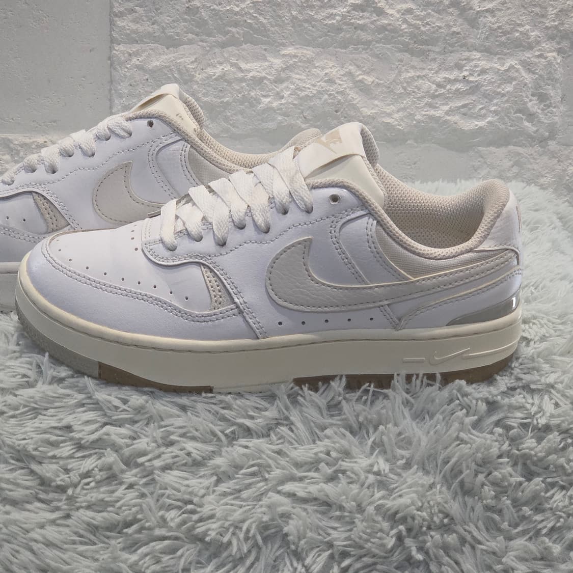 7q-4:나이키 여성용 로우컷 스니커즈 DX9176103 화이트(225 상품이미지2