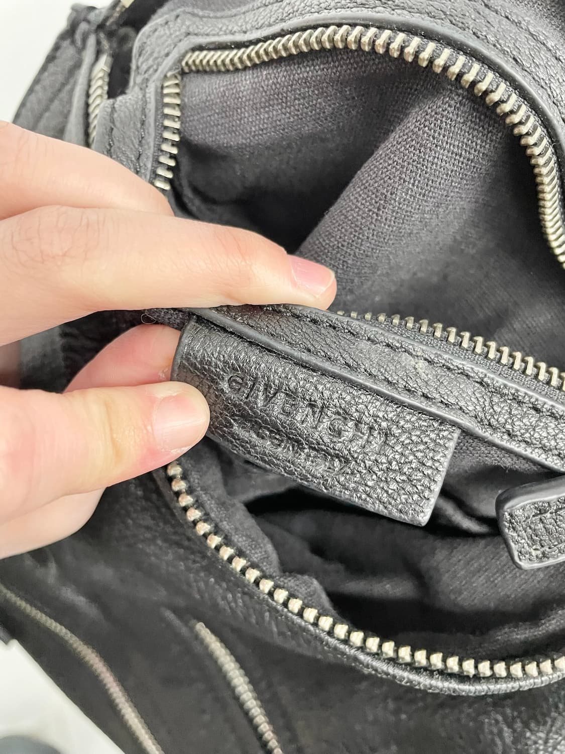 지방시 판도라 미디엄 램스킨 백 상품이미지10