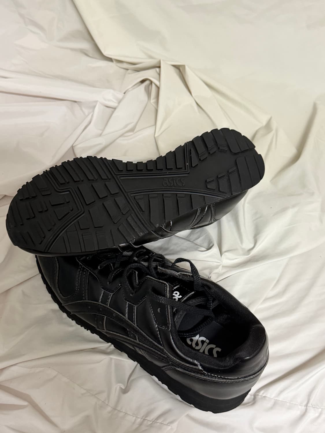 꼼데가르송 아식스 블랙 레더 스니커즈 상품이미지7