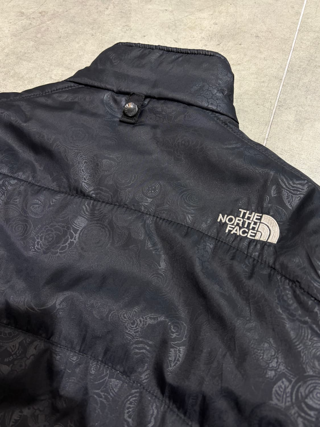 노스페이스 페이즐리 블랙 경량패딩 상품이미지6