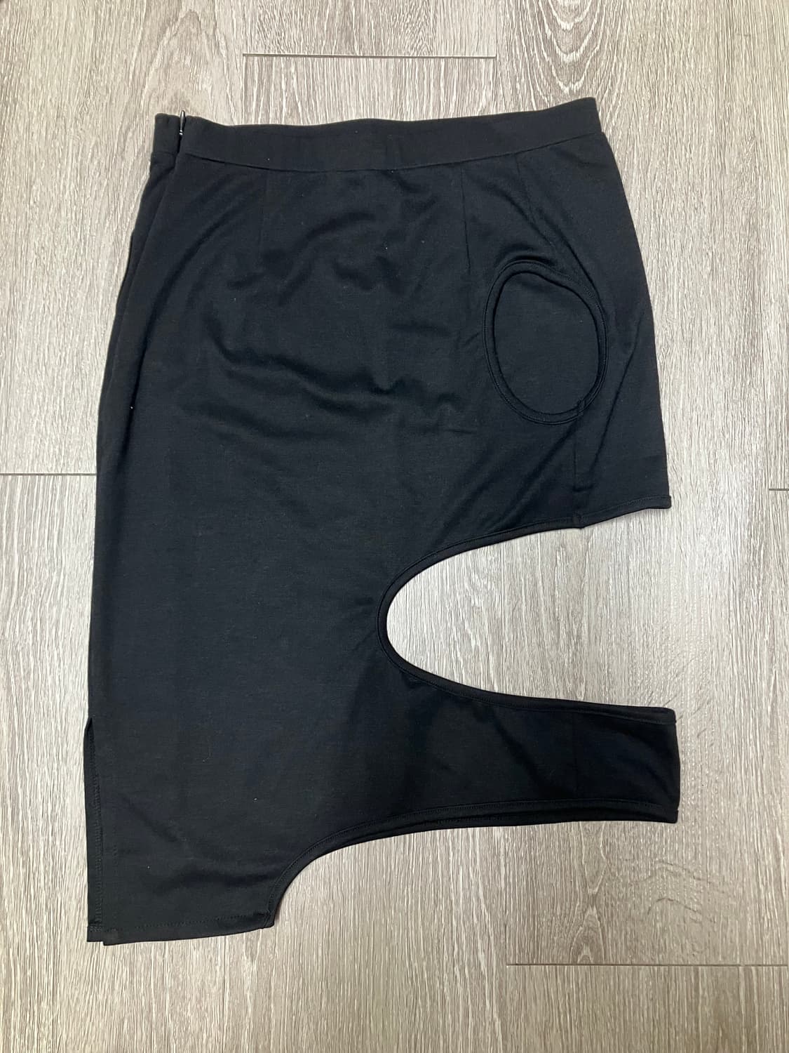 [PEINTURE] Cut Out Miniskirt, Black 상품이미지2