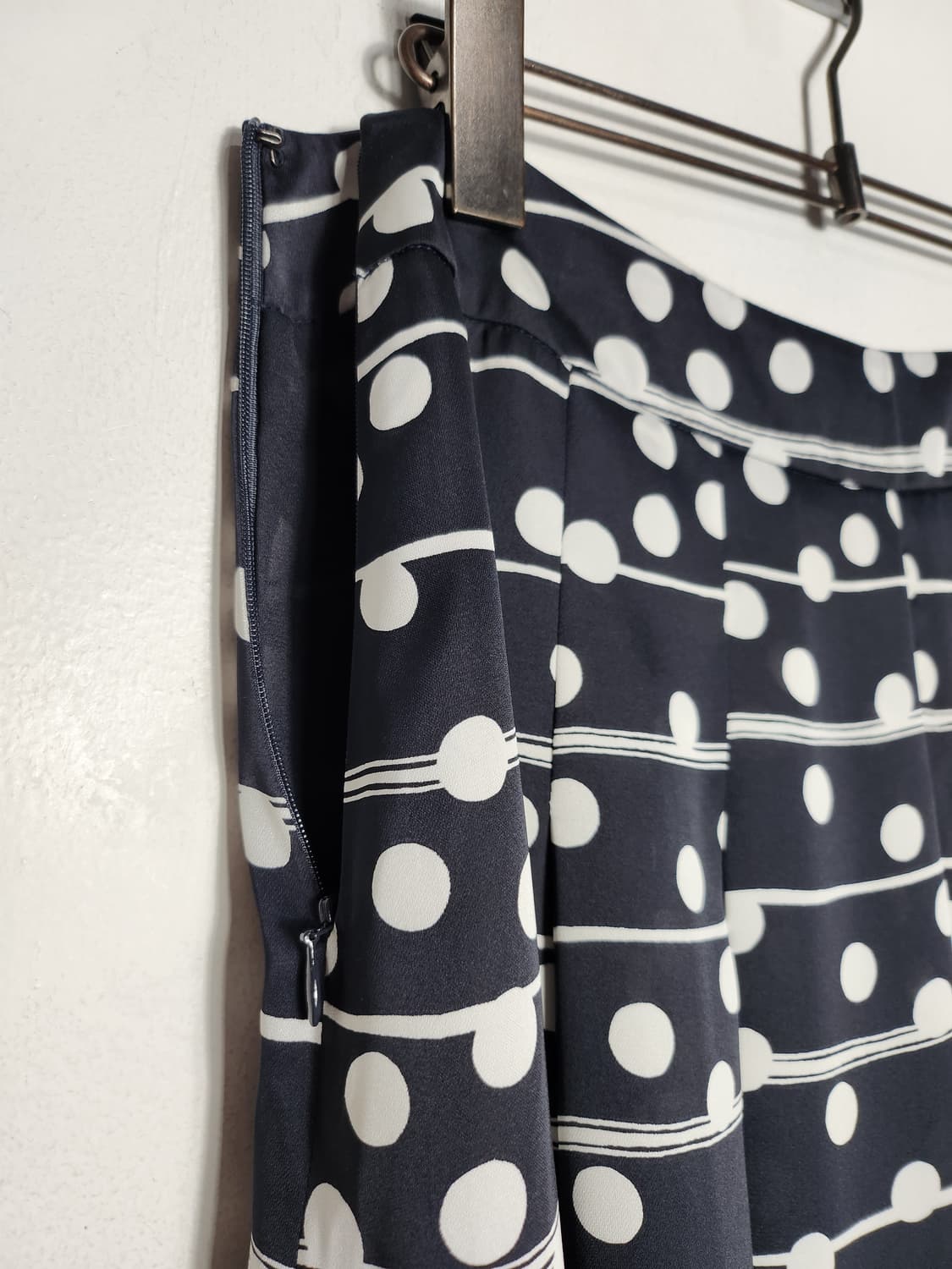 YETTS 도트 플리츠 미디 스커트 상품이미지3