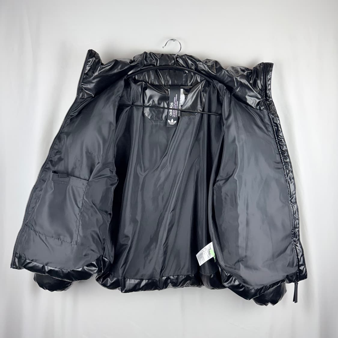 (S) 아디다스 유광 쇼트 다운 패딩 블랙 상품이미지6