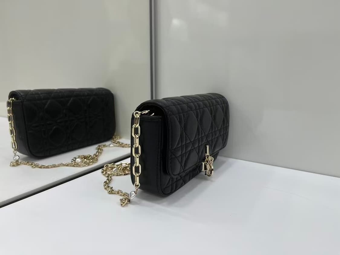 디올 크로스 백시그니처 넝쿨 체크로 클래식한 레터링 참장식
 상품이미지5