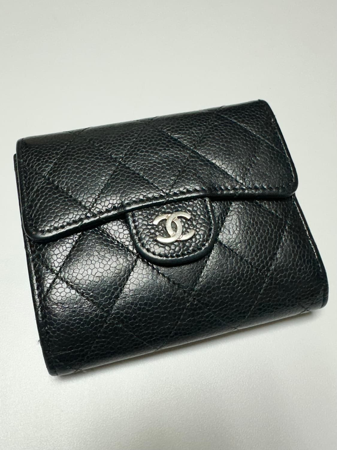 샤넬 클래식 캐비어 반지갑 블랙 은장 풀구성 상품이미지3