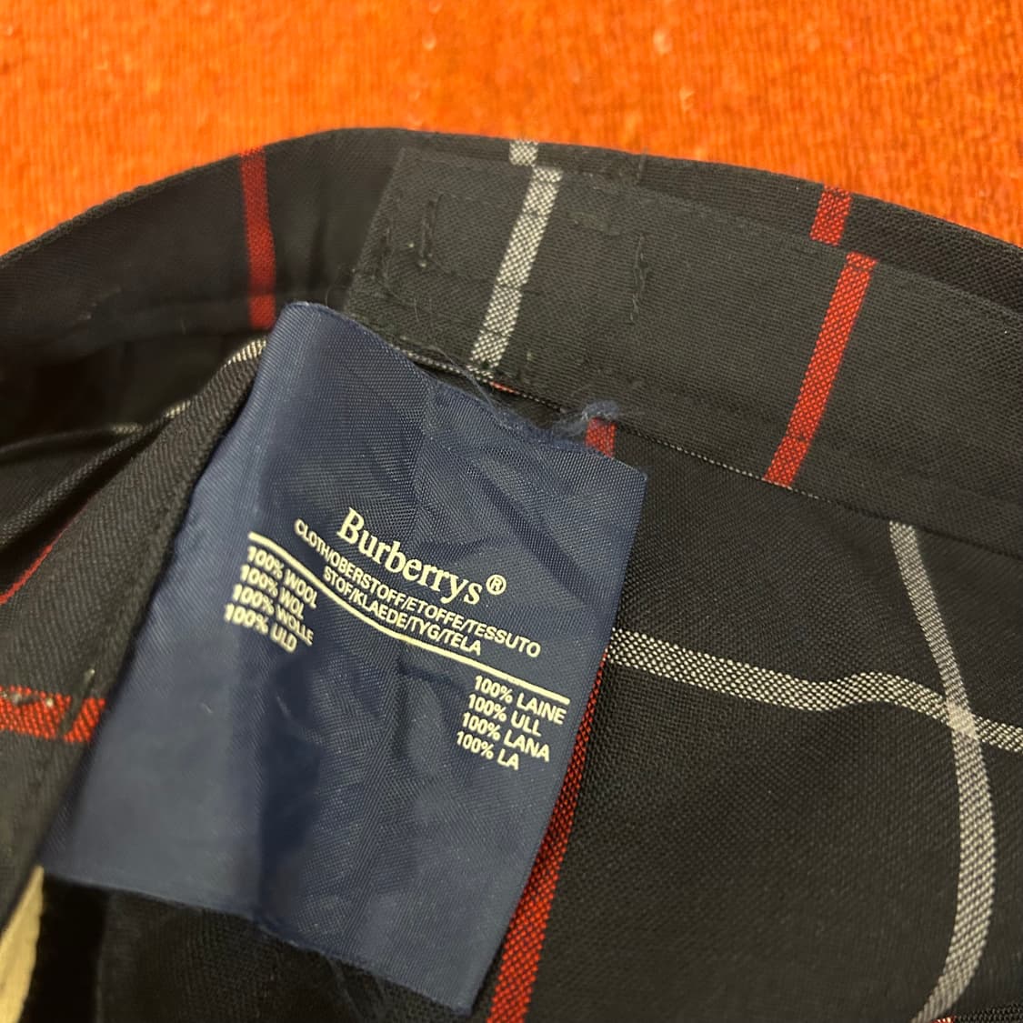 버버리 버클 플리츠 랩스커트 상품이미지5