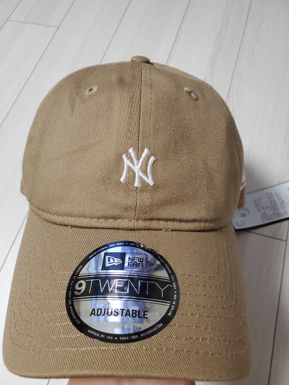 새상품)NEW ERA 뉴에라 볼캡


오염 하자없이 깨끗해요^^ 상품이미지1