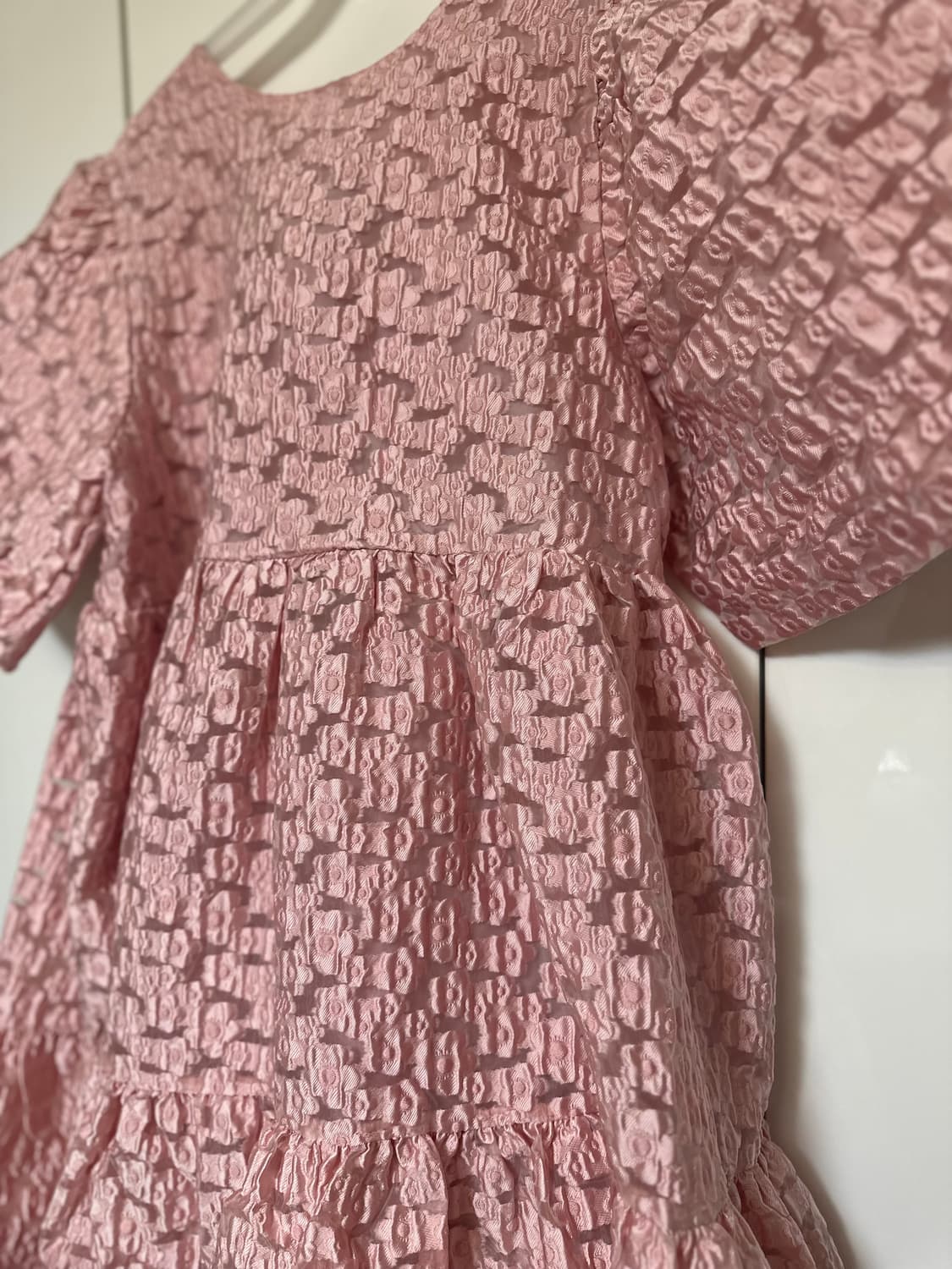 핑크 엠보싱 퍼프 오간자반팔 미니 원피스 상품이미지5