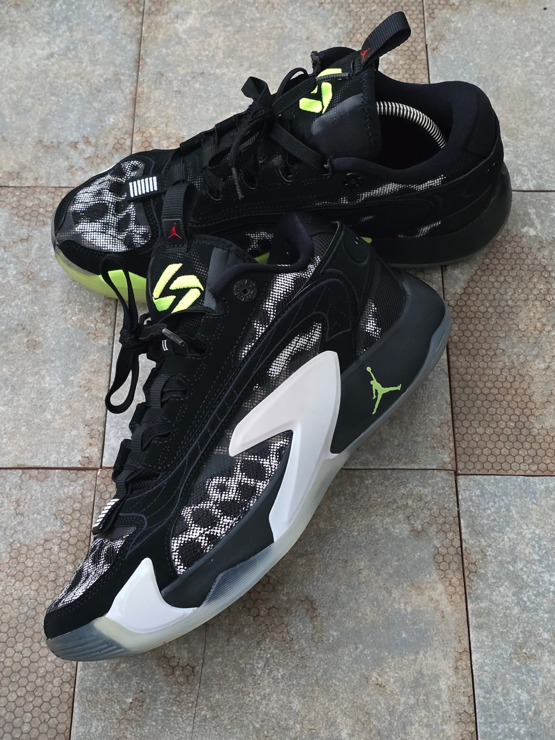 (245)나이키 조던 루카 2 pf 블랙 볼트 상품이미지3