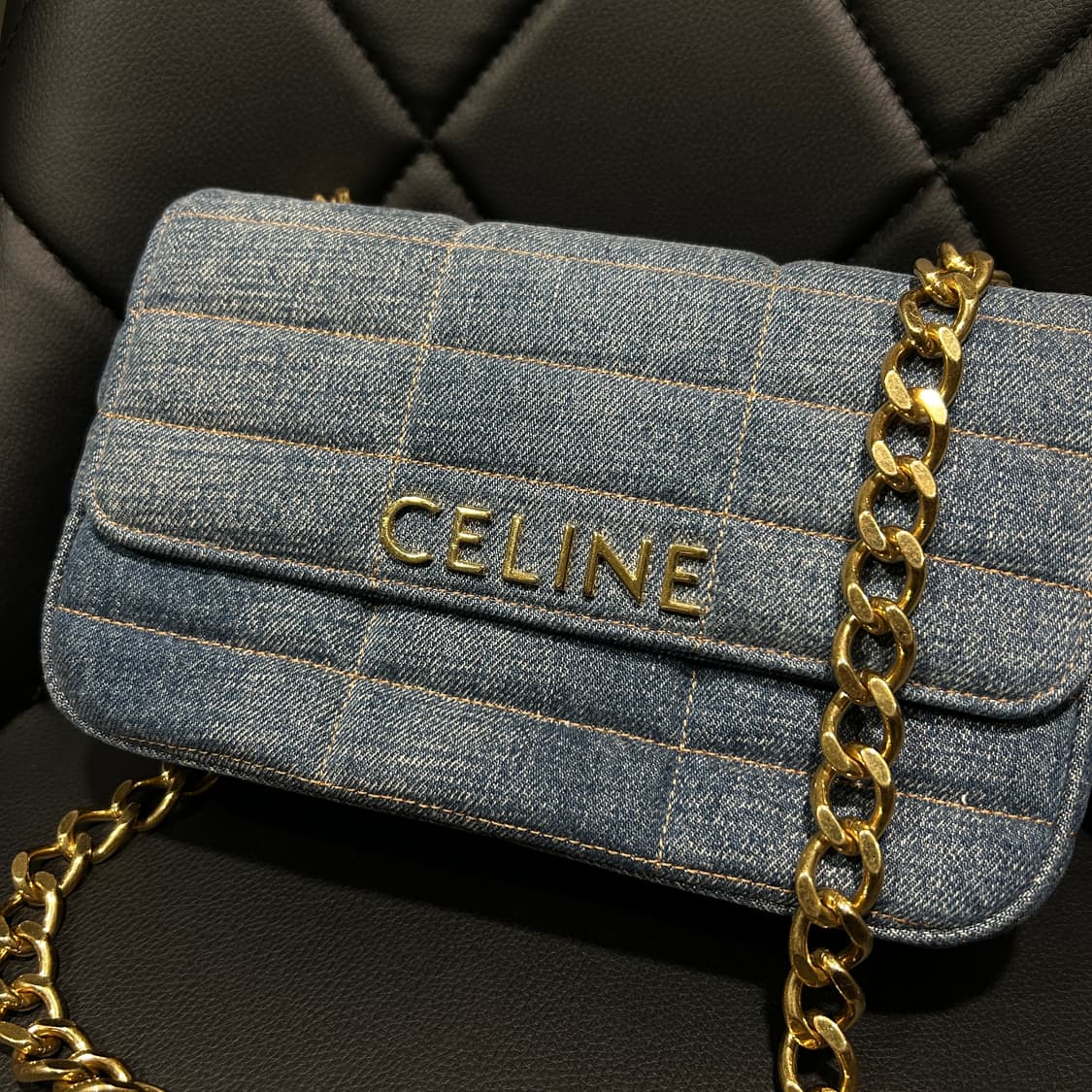 셀린느 모노크롬 마틀라세 체인백 상품이미지4