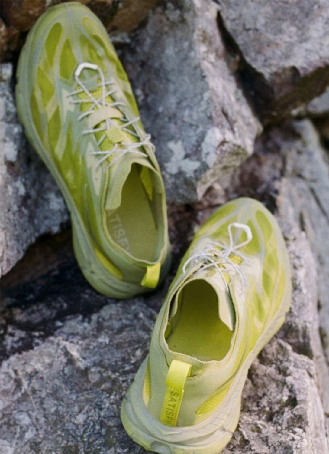 호카 새티스파이 마파테스피드4 라이트 설퍼 판매합니다 상품이미지1