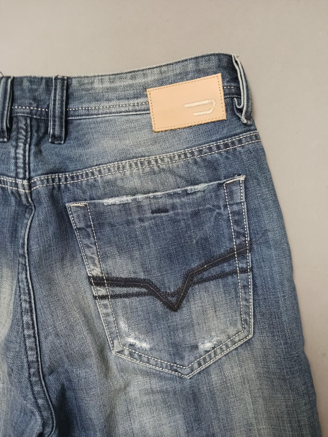 [32] 디젤 데미지 워싱 슬림 스트레이트진 청바지 상품이미지9