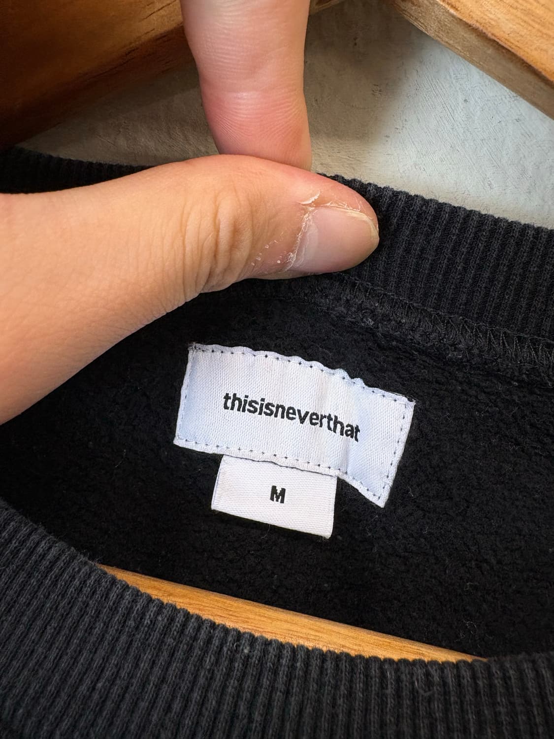 디스이즈네버댓 블랙 스웻셔츠 상품이미지6