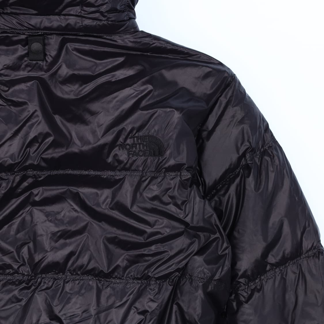 90 노스페이스 올블랙 유광 패딩 N7317 상품이미지3