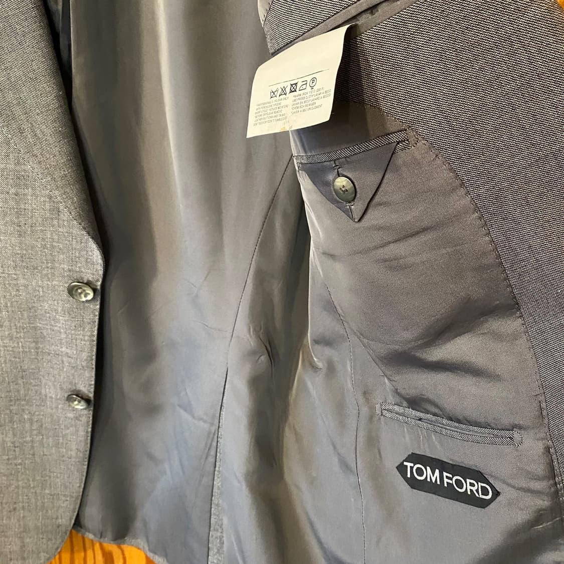 톰포드 윈저 3피스 그레이 수트 판매 합니다. 상품이미지7