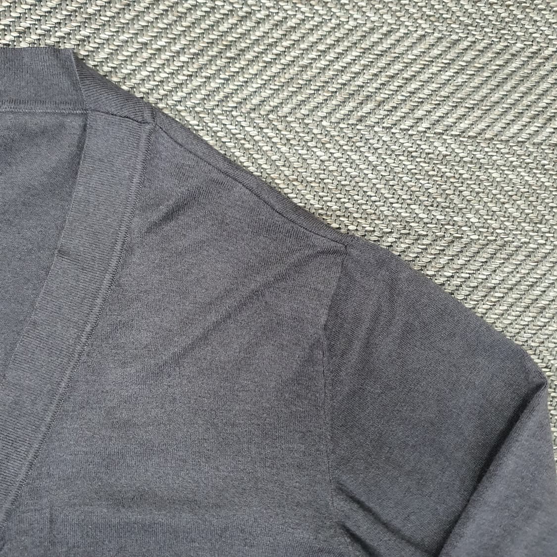 지오송지오 브이넥 니트 가디건 남자105 상품이미지3