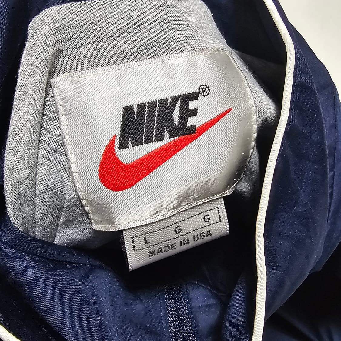 L나이키 솔로스우시 네이비 바람막이 상품이미지3