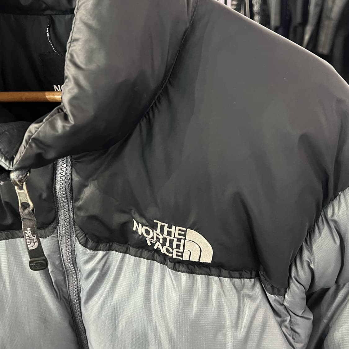 [95] 노스페이스 눕시 700 패딩 그레이 상품이미지3