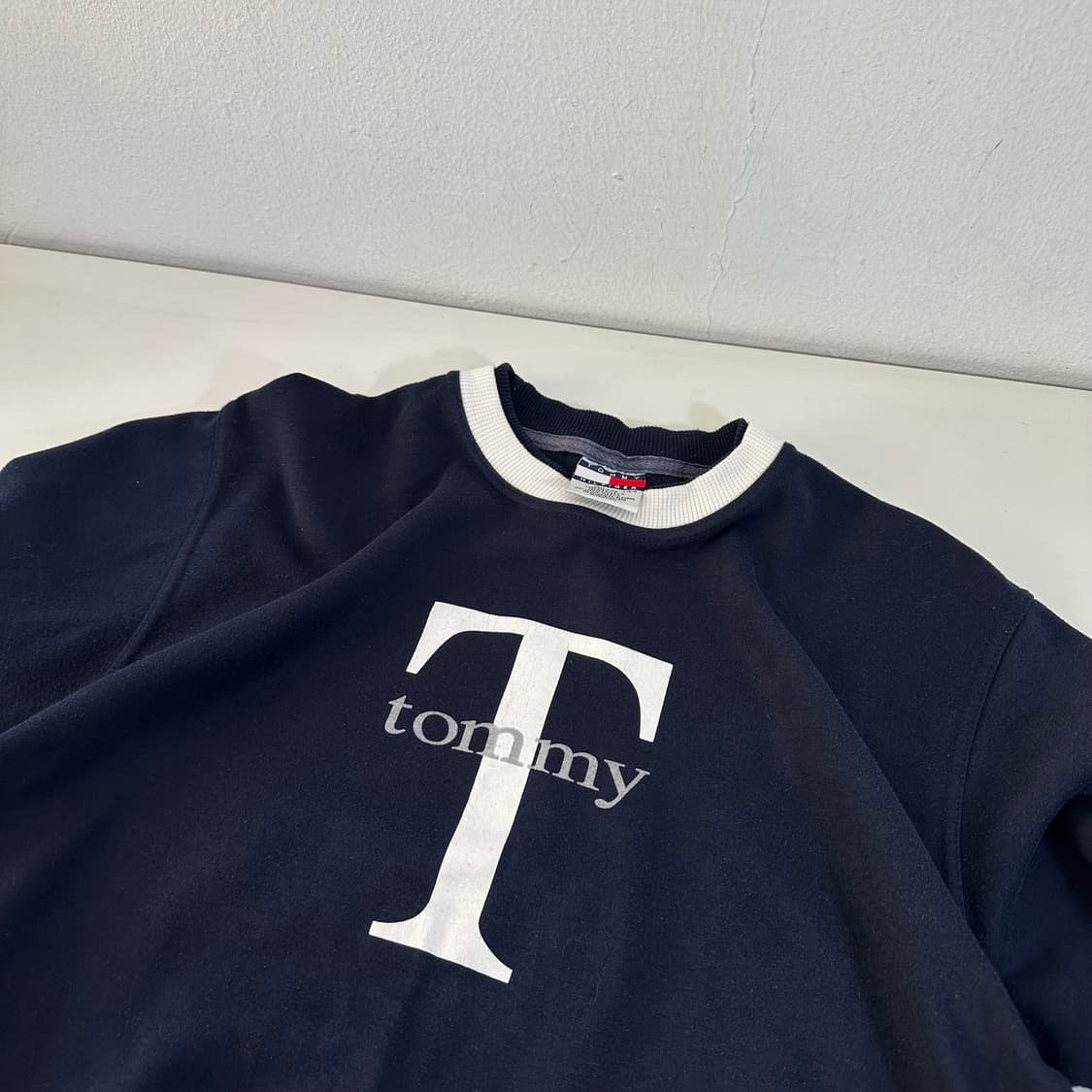 L 타미힐피거 네이비 T로고 배색 맨투맨 상품이미지1