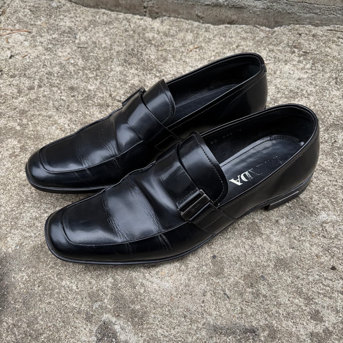 프라다 스트랩 버클 로퍼 상품이미지6