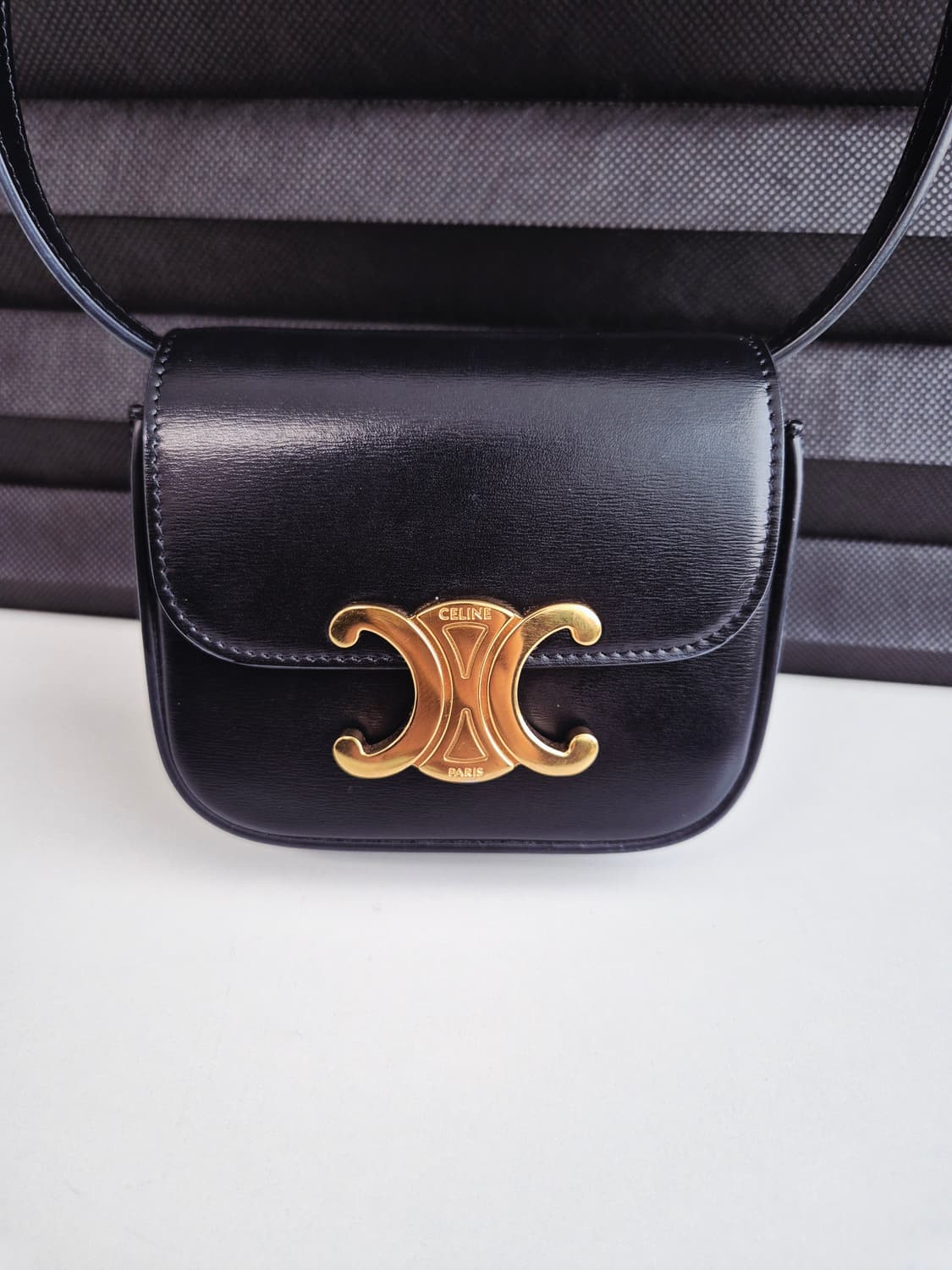 셀린느 트리옹프 카프스킨 미니백 (블랙) 상태 매우 좋아요!! 상품이미지2