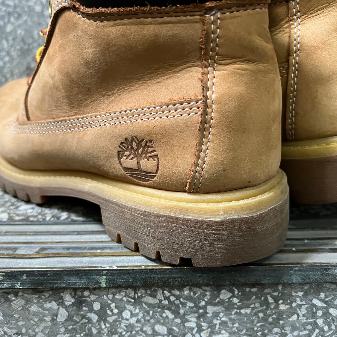 팀버랜드 워터프루프 추카 부츠 위트 누벅 상품이미지4