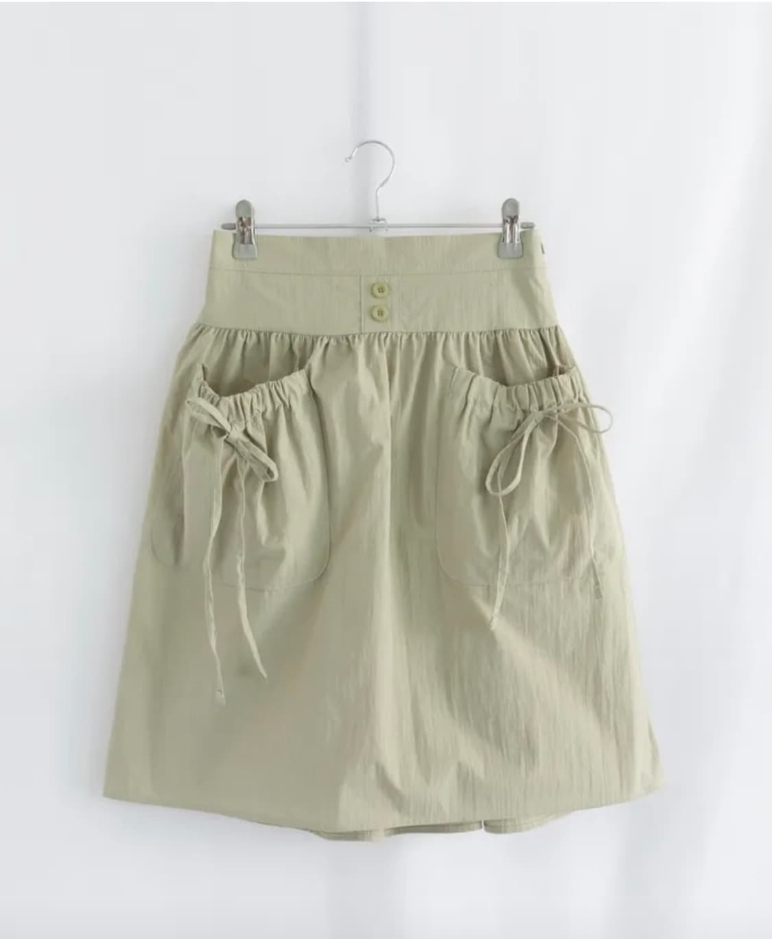 구해요) 오무수히 button ribbon midi skirt 카키 상품이미지2