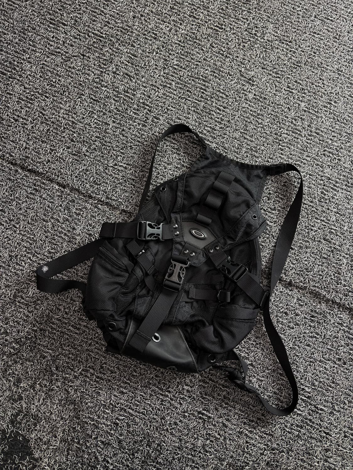 오클리 아이콘 RC 테크니컬 미니백팩 3119 상품이미지1