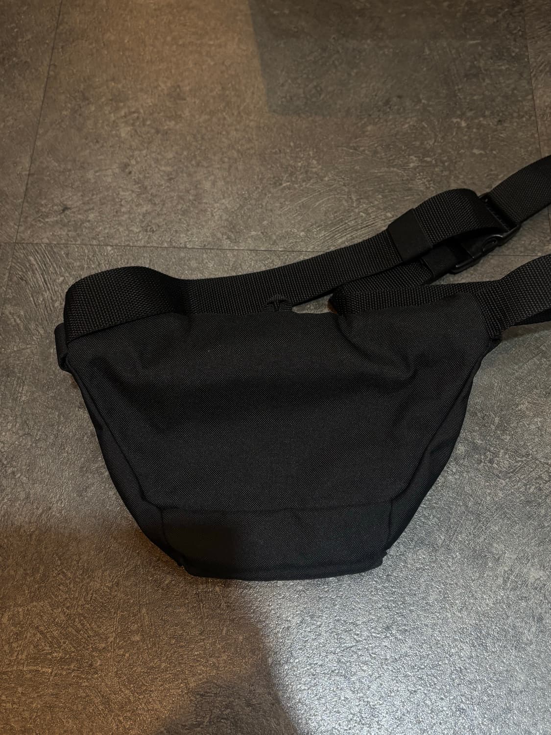 칼하트 힙색 크로스백 가방  상품이미지3