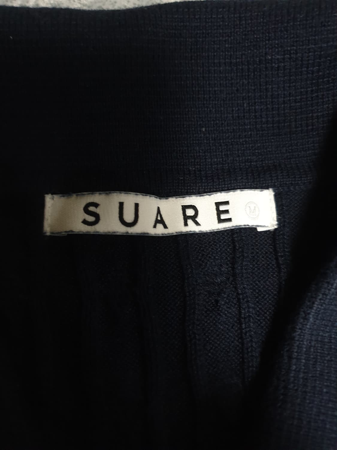 수아레 워셔블 케이블 니트 카라 반팔티 네이비 (M) 상품이미지3