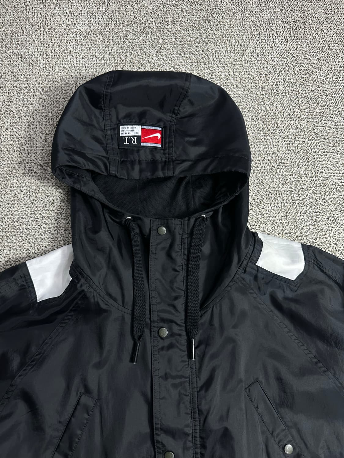 나이키 바람막이 리카르도티시 상품이미지2