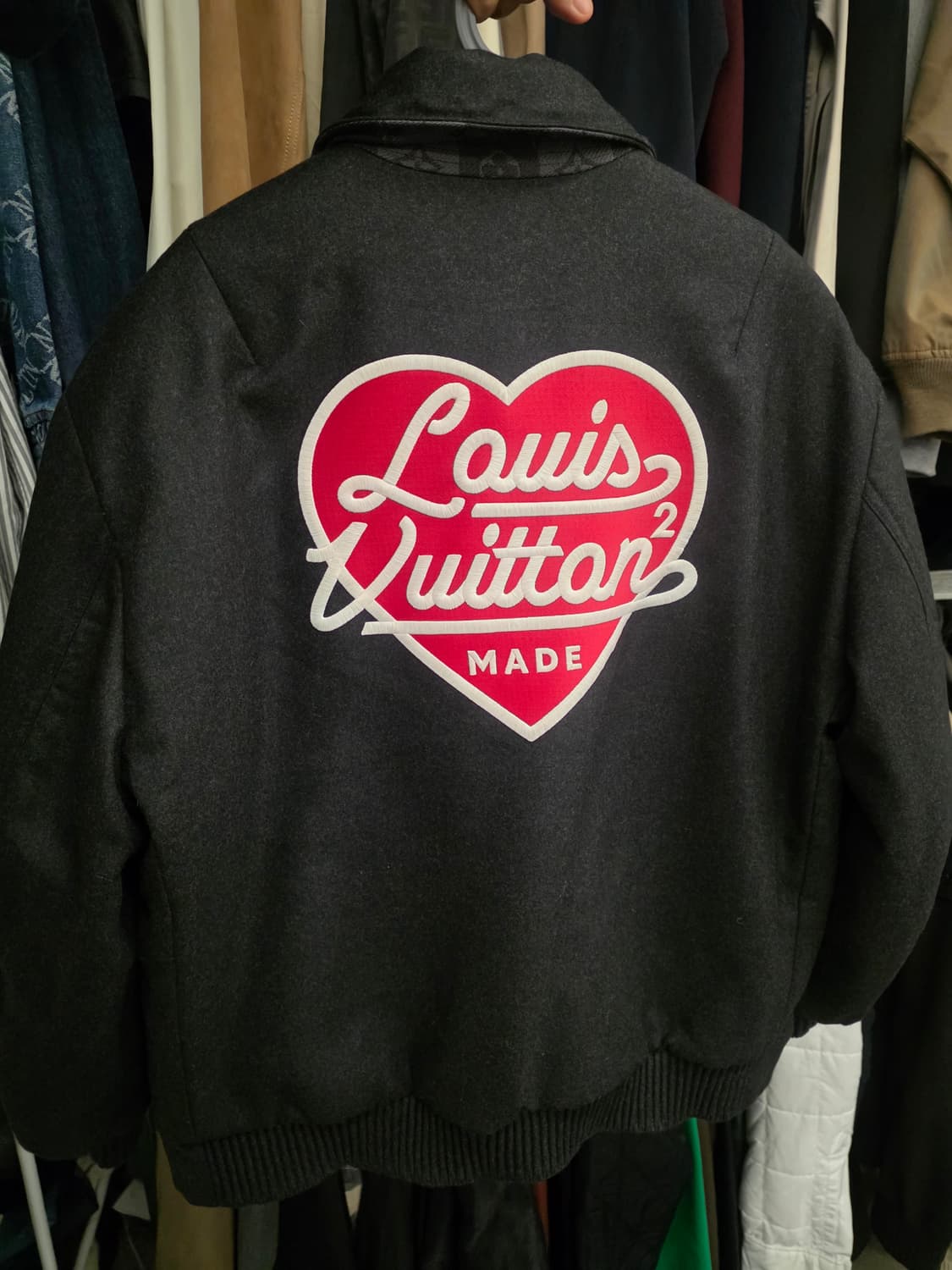 신세계센텀점 루이비통 니고 양면 모노그램 블루종보머 자켓 팔아요 상품이미지6