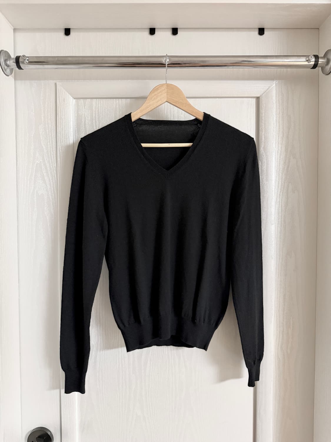 V-neck Knit Sweater 상품이미지1