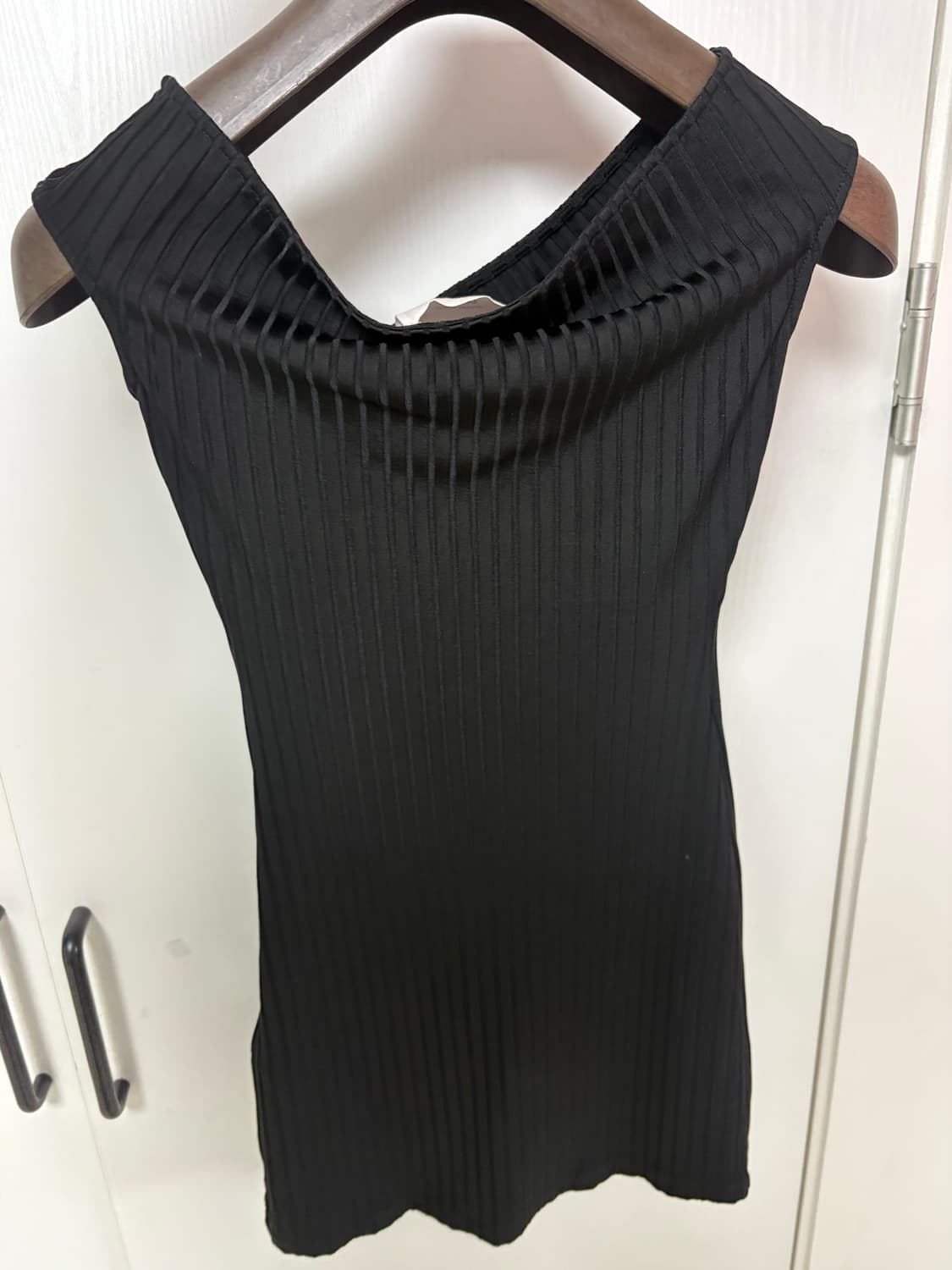 아미 블랙 원피스 상품이미지4