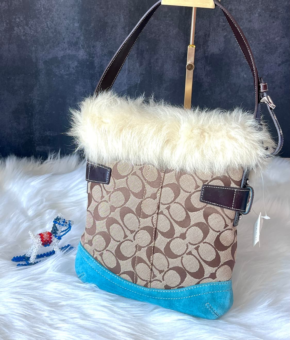 90s coach 시그니처 크림 퍼 트리밍 블루 스웨이드 소호 숄더백 상품이미지3