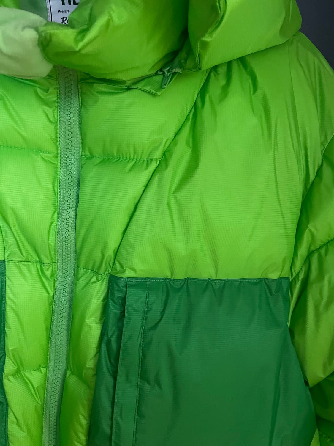 Rodeo Crowns 형광 그린 숏패딩 상품이미지3