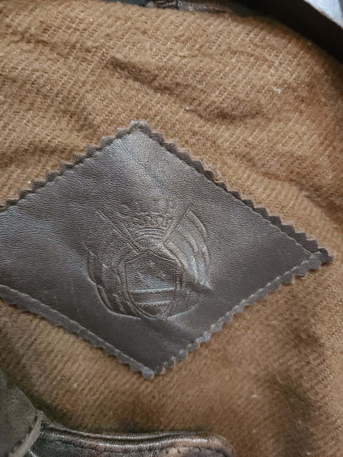 olip 양가죽 항공 봄버 자켓
 상품이미지4