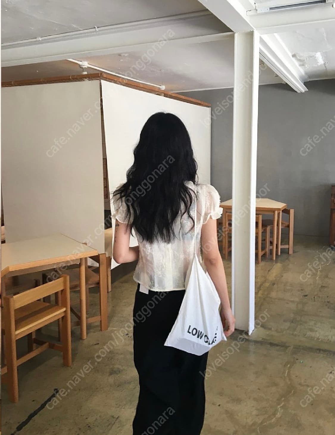 미트미 미닝아웃 퍼프 꽃 타이 블라우스 상품이미지8