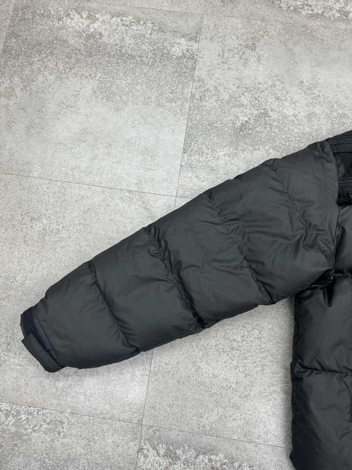 언더커버 23aw Tribal Motif 패딩 4사이즈(하자제품) 상품이미지2