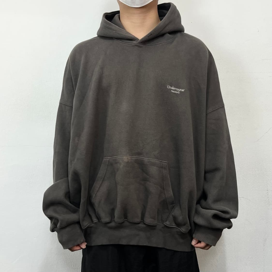 언더마이카 무.10 로고 플레이 오버사이즈 후디 상품이미지1