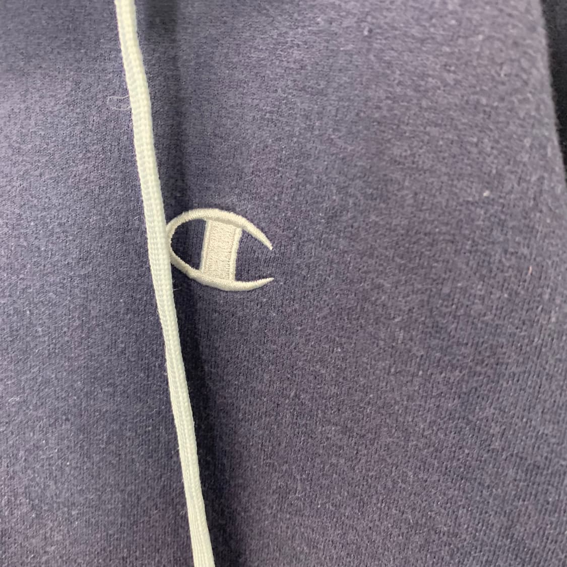 챔피온 자수로고 네이비 후드집업 상품이미지4