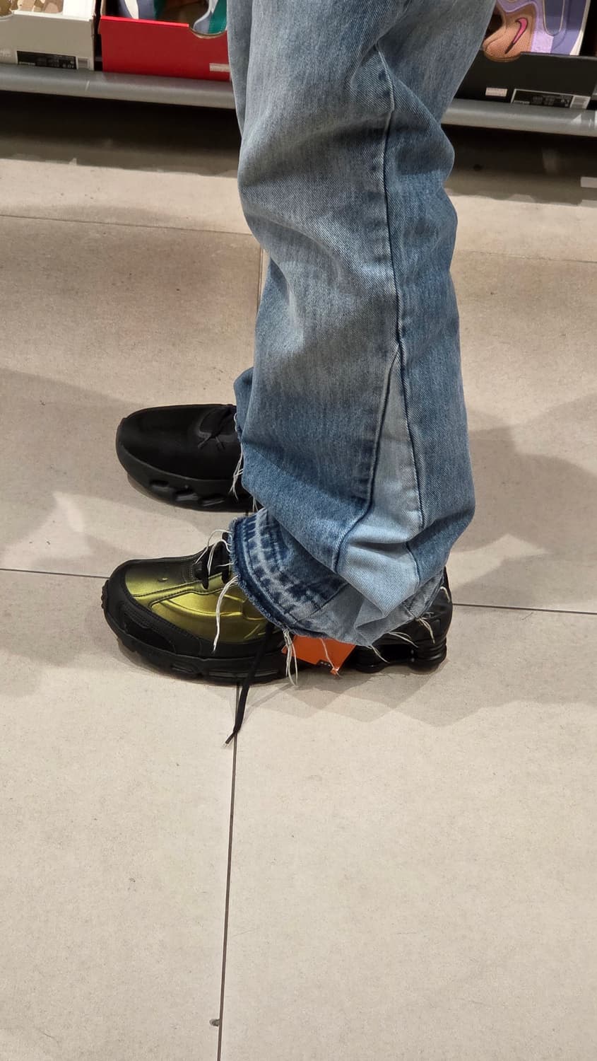 나이키 샥스 라이드 2 블랙 카고 카키 285mm 상품이미지1