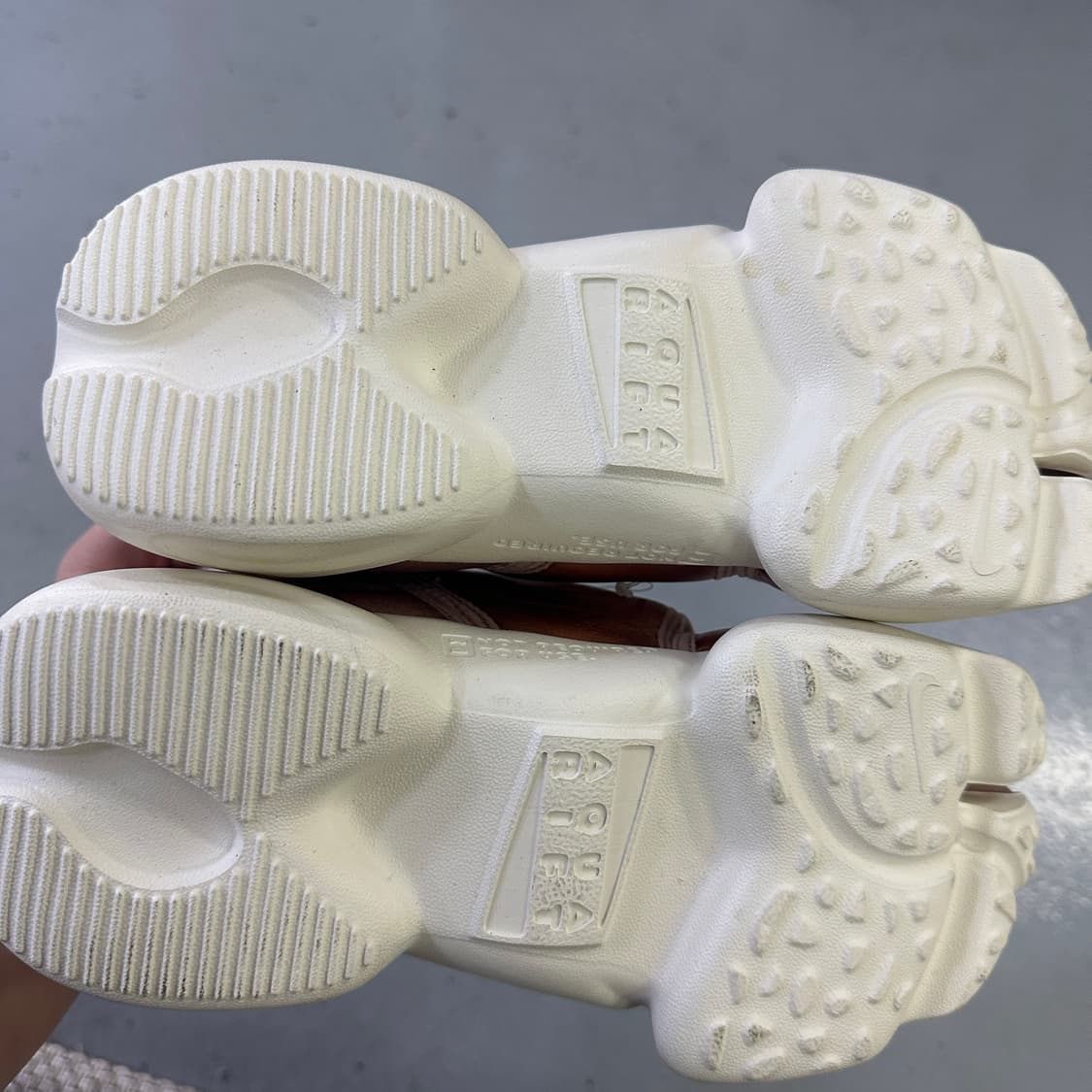 230 나이키 아쿠아 리프트 스니커즈 0406D 상품이미지5