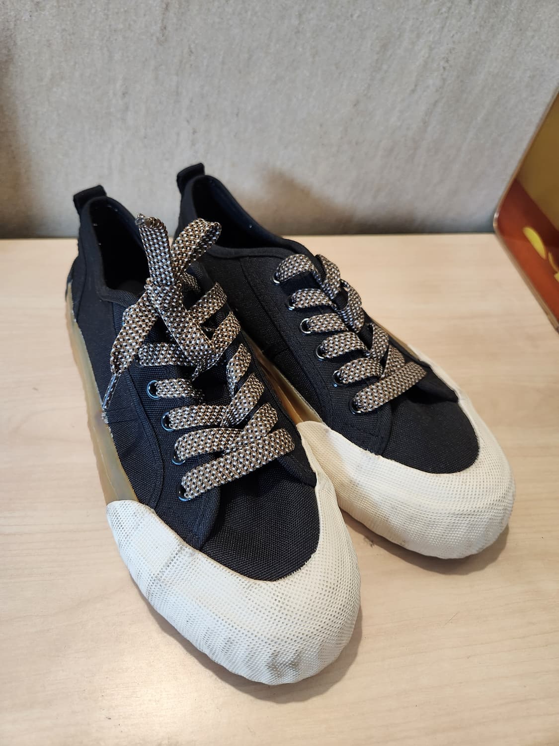 ZARA 블랙 러버 토캡 스니커즈 🖤 빈티지 스트릿 무드

 상품이미지8