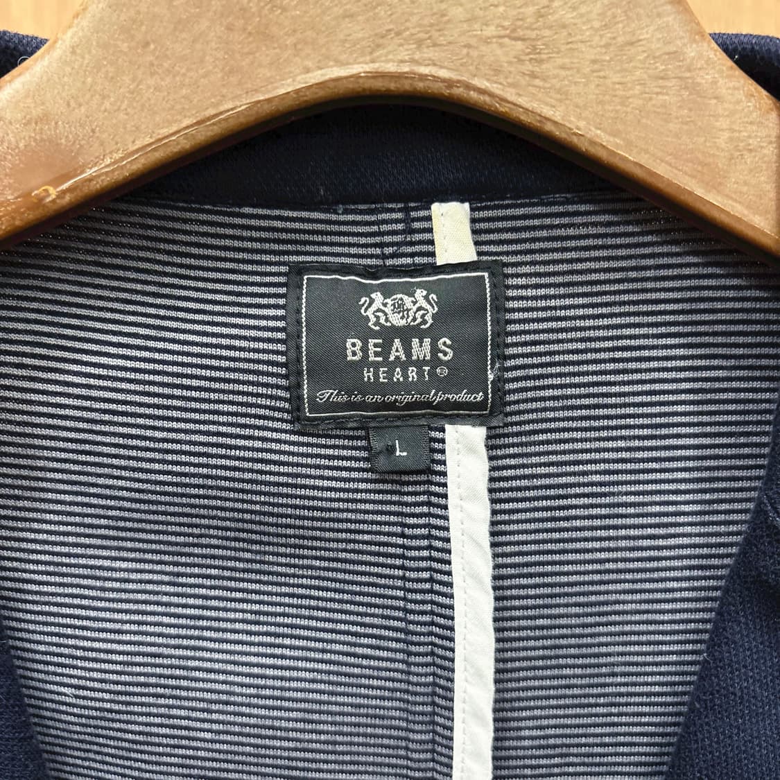 빔즈 하트 테일러드 자켓 노치드 라펠 투 버튼 패치 포켓 디테일 네이비 상품이미지6