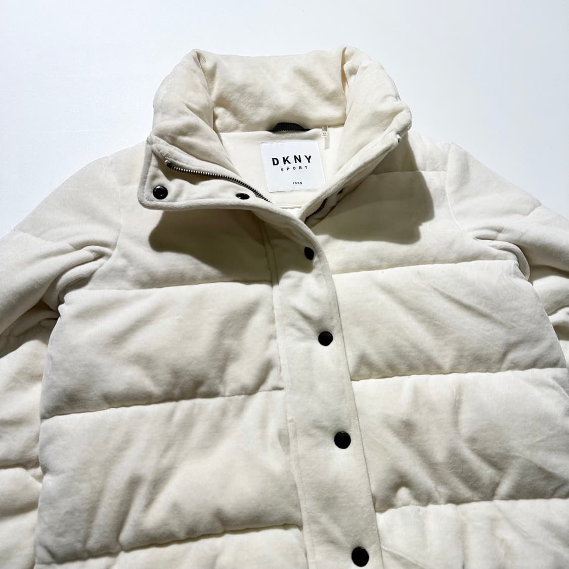 DKNY 백로고 푸퍼 패딩  상품이미지6