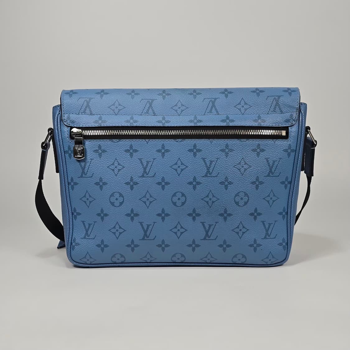 루이비통 타이가라마 뉴 메신저 크로스백 상품이미지3
