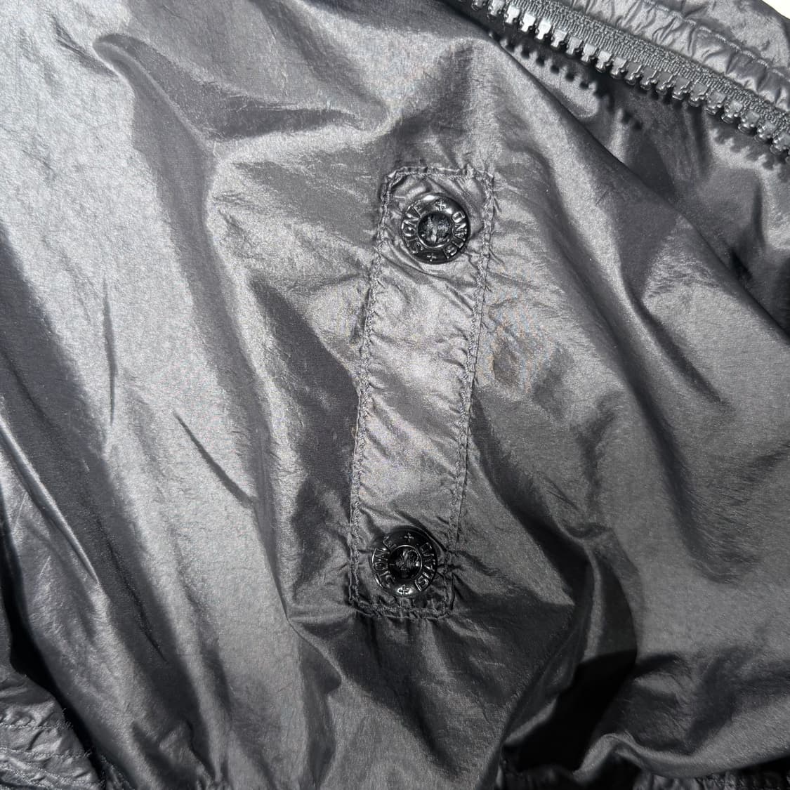 (A+/XXL) / 스톤아일랜드 다운 경량 패딩 블랙 상품이미지6