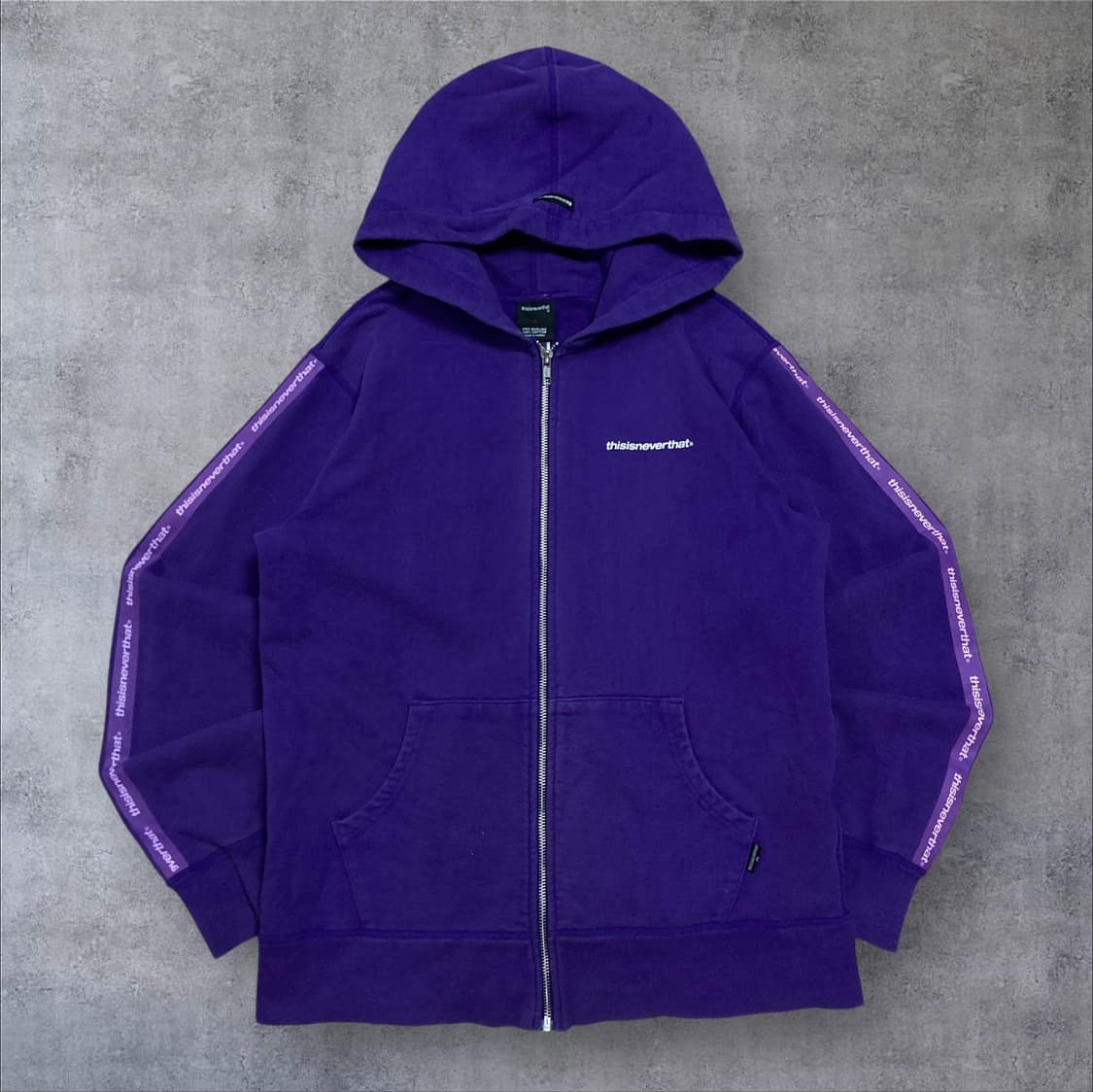 디스이즈네버댓 스몰 로고 사이드 라인 퍼플 후드 집업 상품이미지1
